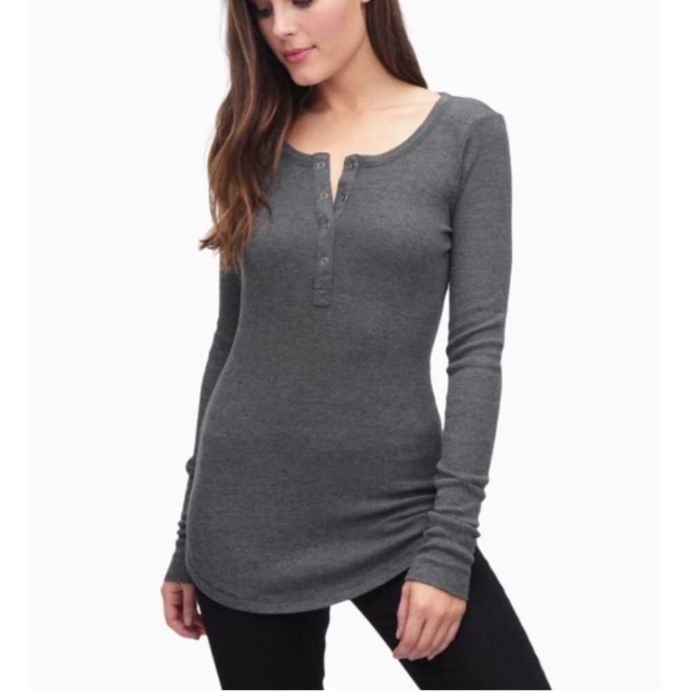 Splendid / Thermal Henley in Charcoal Gray